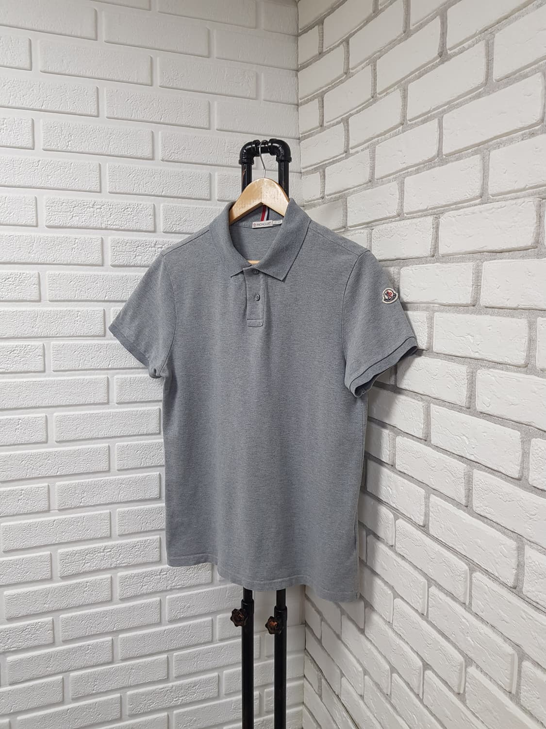 [m/남95/정품] 몽클레어 폴로티 그레이 상품이미지1