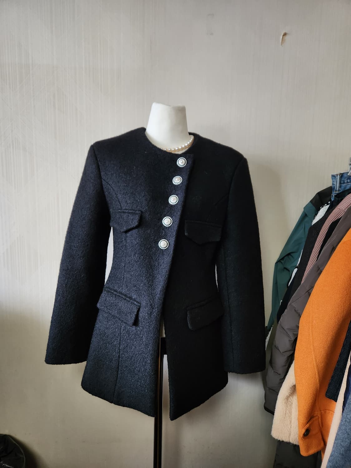 VERDI 블랙 부클 트위드 진주 버튼 자켓 44~날씬55  상품이미지4