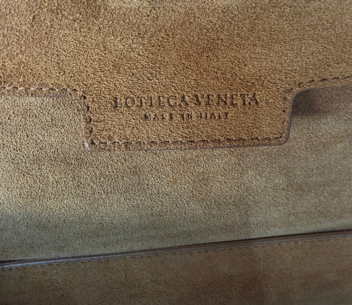 보테가베네타 팔멜라토 BV 카프스킨 앵글백 상품이미지10