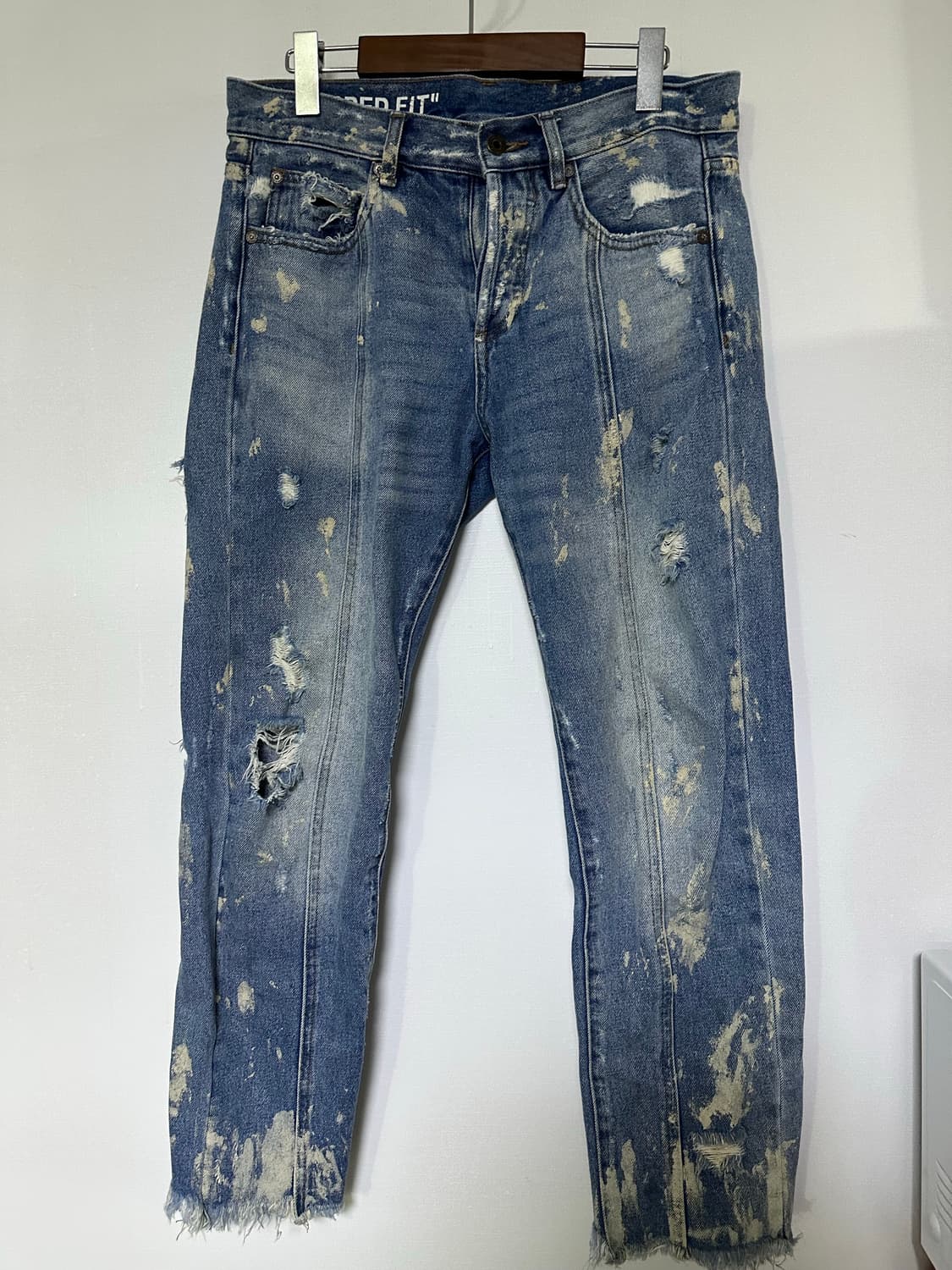 Off-White 크롭핏 청바지 상품이미지1