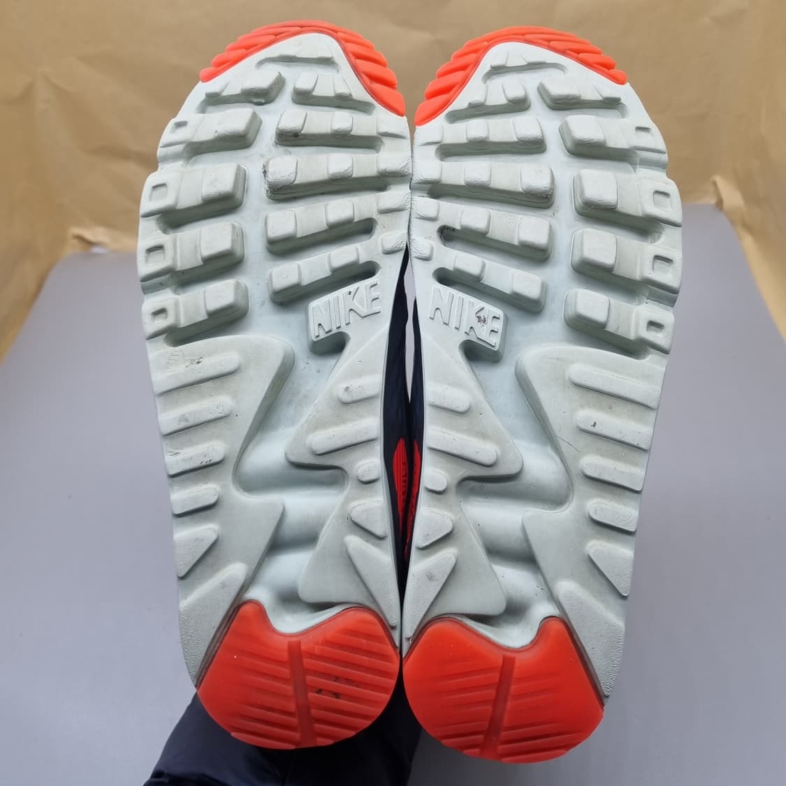 나이키 에어맥스 90 울트라 남성운동화 270 상품이미지3