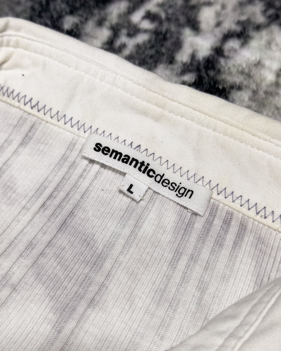 {Semantic Design} Ripped Henley T-Shirt  상품이미지6