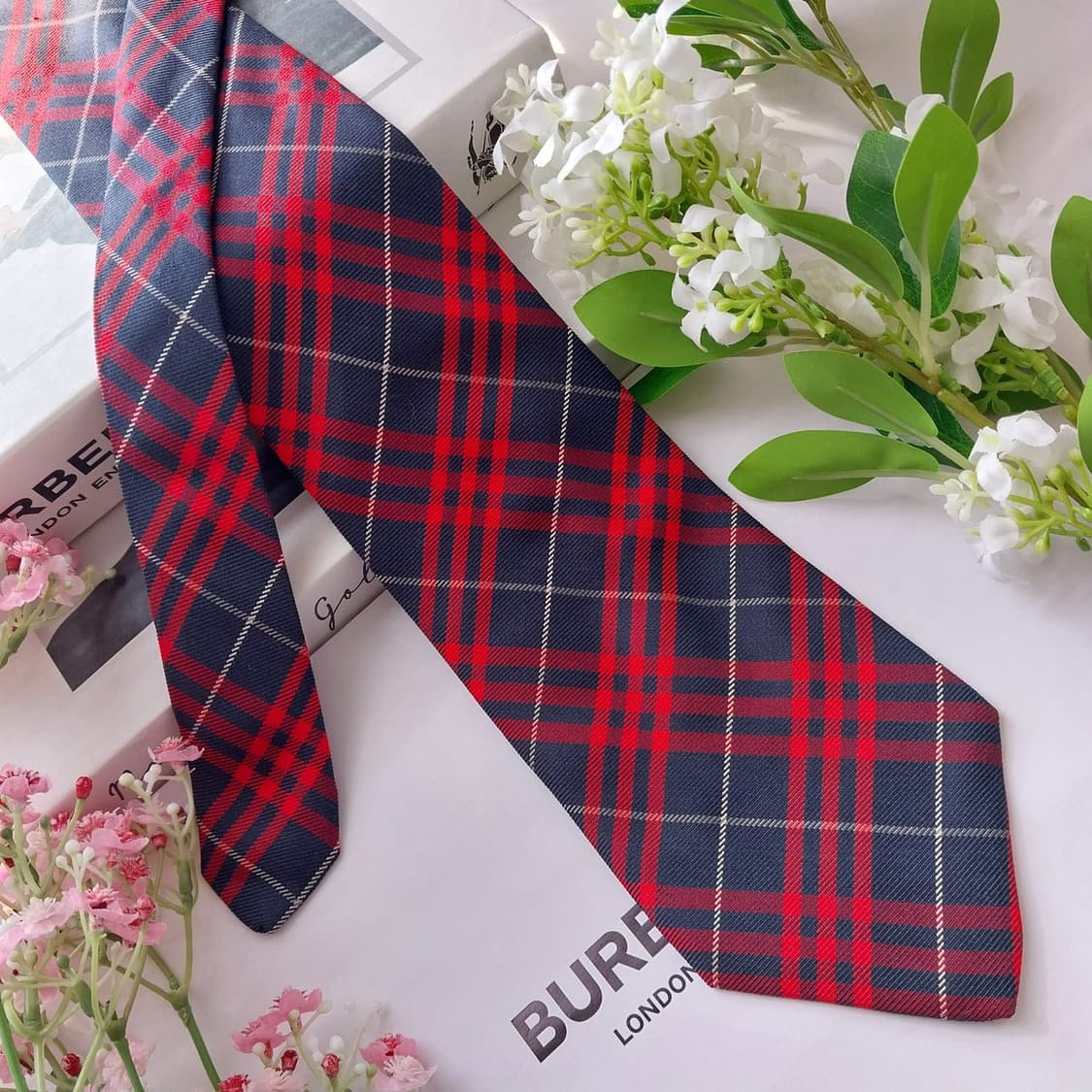 버버리 실크 네이비 체크 넥타이 9.7cm A+등급 K1876
 상품이미지4