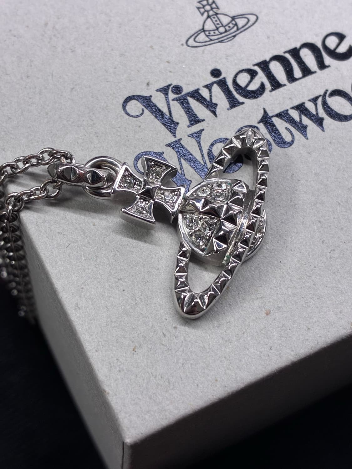 반택포)비비안웨스트우드 메이페어 바스 릴리프 목걸이 상품이미지1