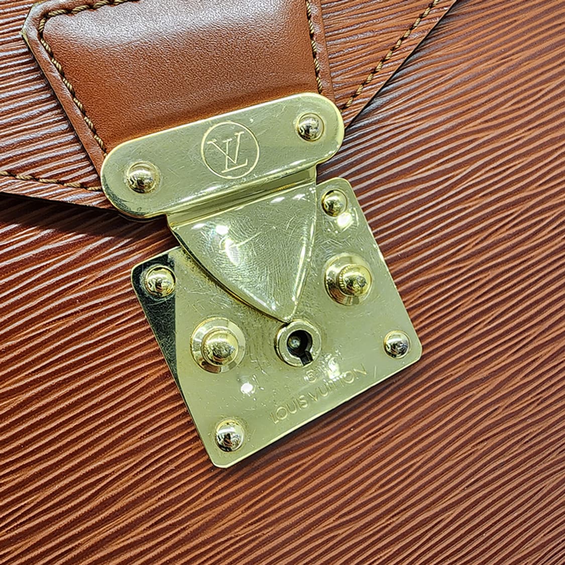 루이비통 에삐 세르비엣 콘세이에 서류가방 카멜 상품이미지10