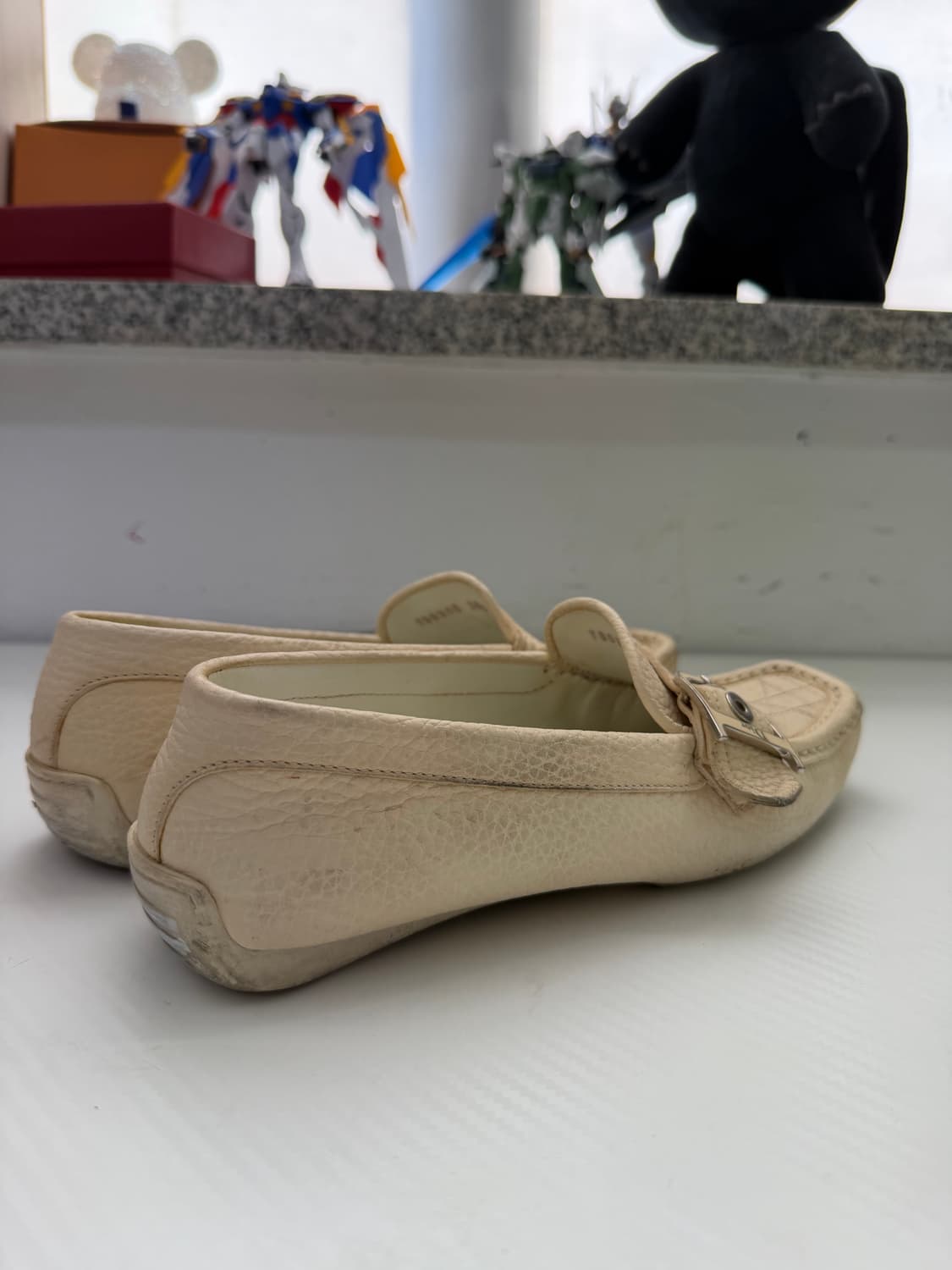 정품) 디올 여성 레더 로퍼 슈즈 36.5 상품이미지4