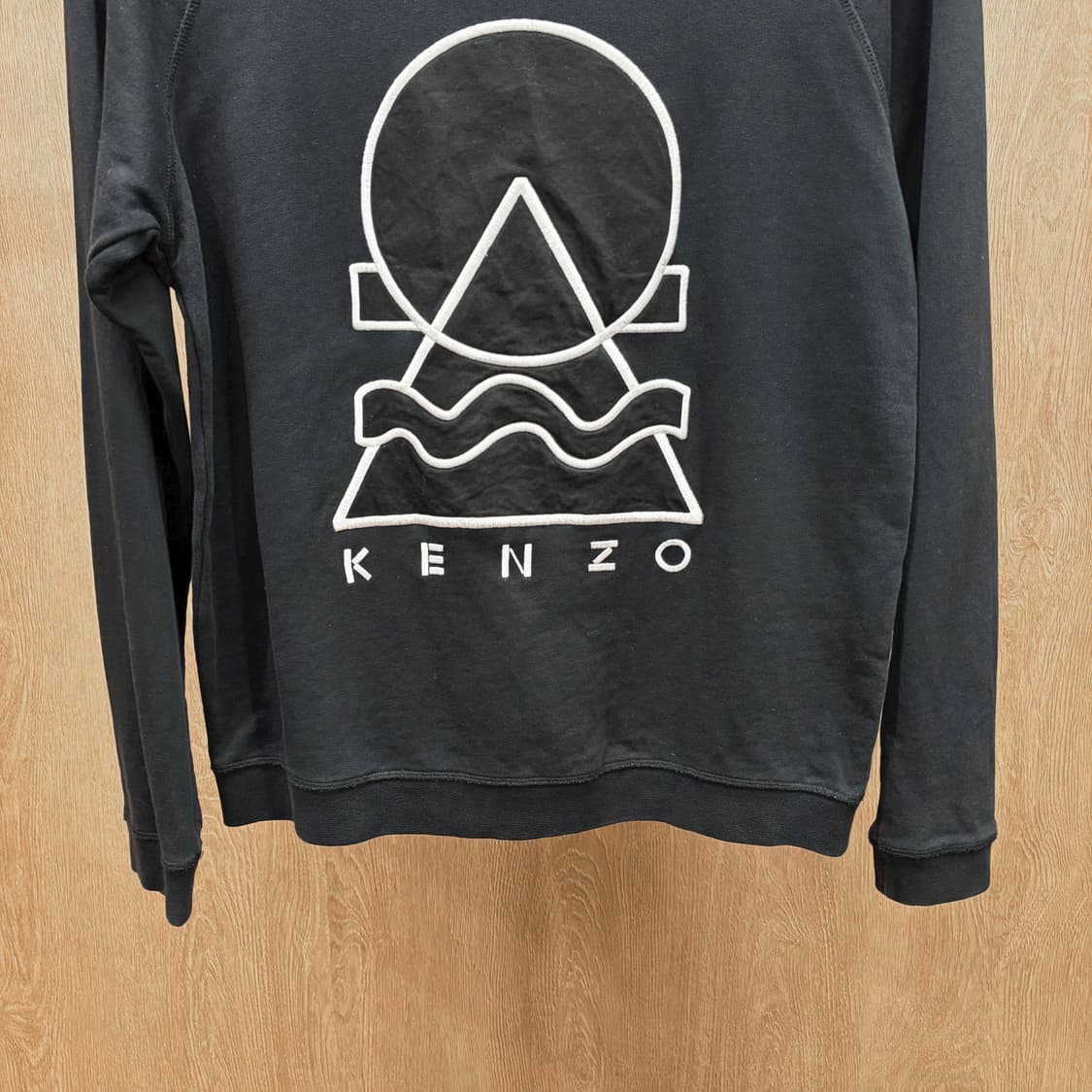 겐조 라운드넥 코튼 긴팔 맨투맨 기하학 로고 그래픽 프린트 디테일 블랙 상품이미지5