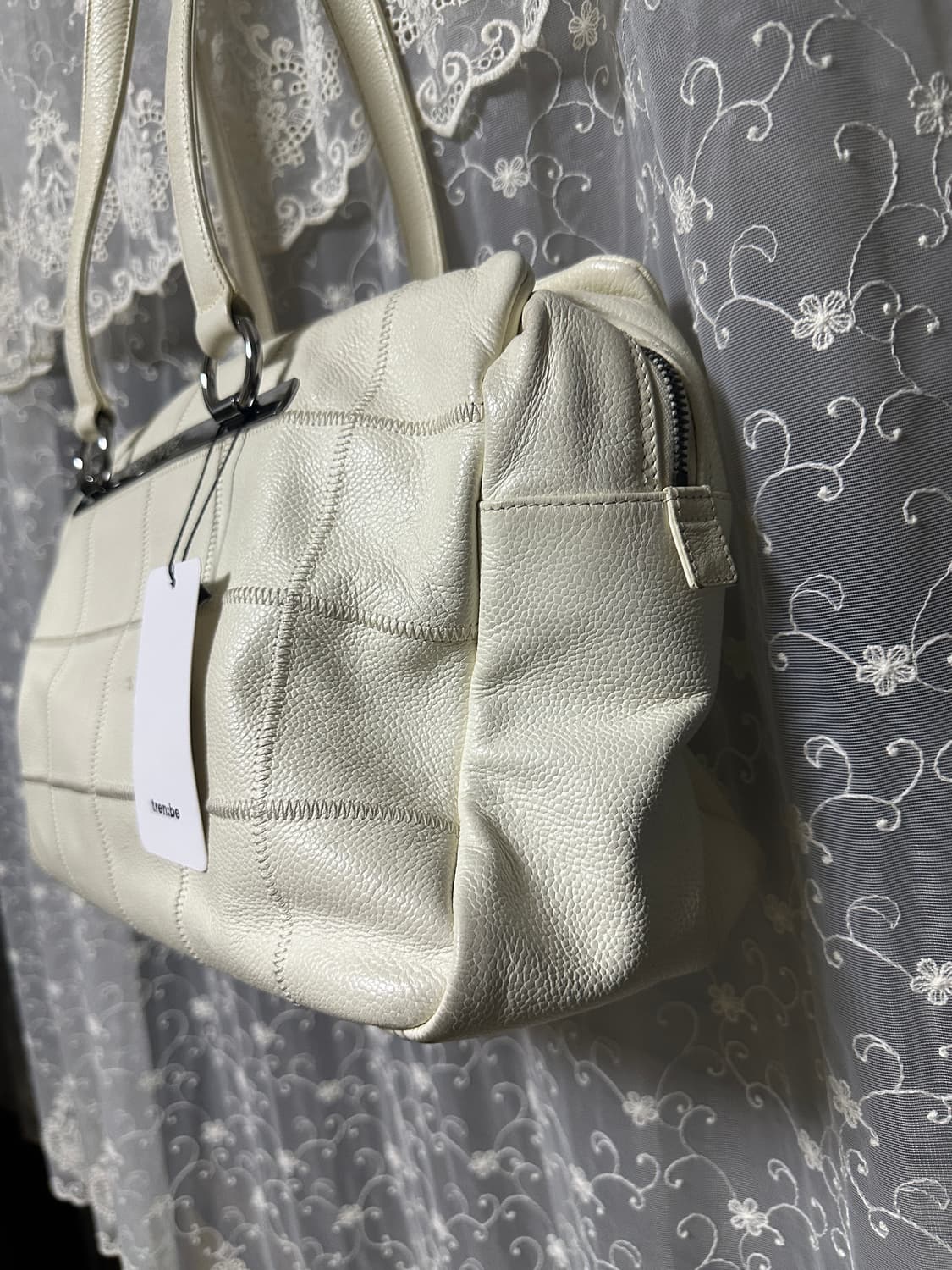 샤넬 캐비어 초코바 스티치 볼링 숄더백 화이트 상품이미지3