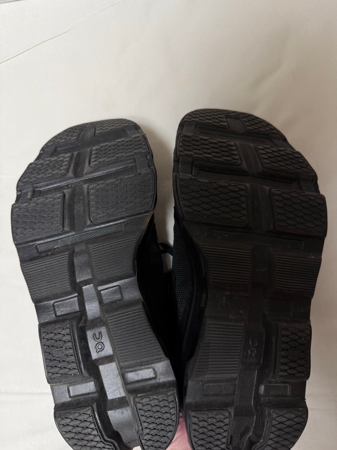 온러닝 x 파프 클라우드몬스터 2 블랙 255 상품이미지7