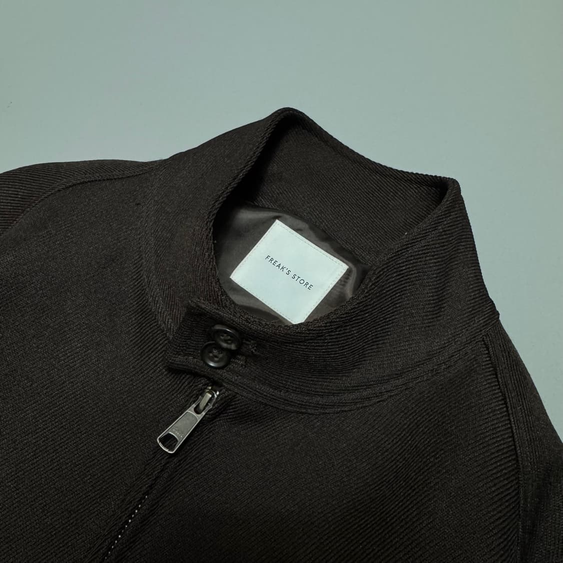 프릭스스토어 다크브라운컬러 폴리에스터 혼방 헤링턴 블루종 자켓 상품이미지3