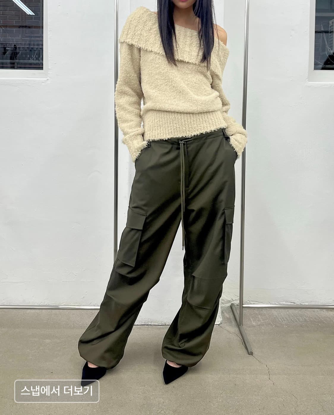OFF SHOULDER KNIT TOP [BEIGE] 상품이미지1