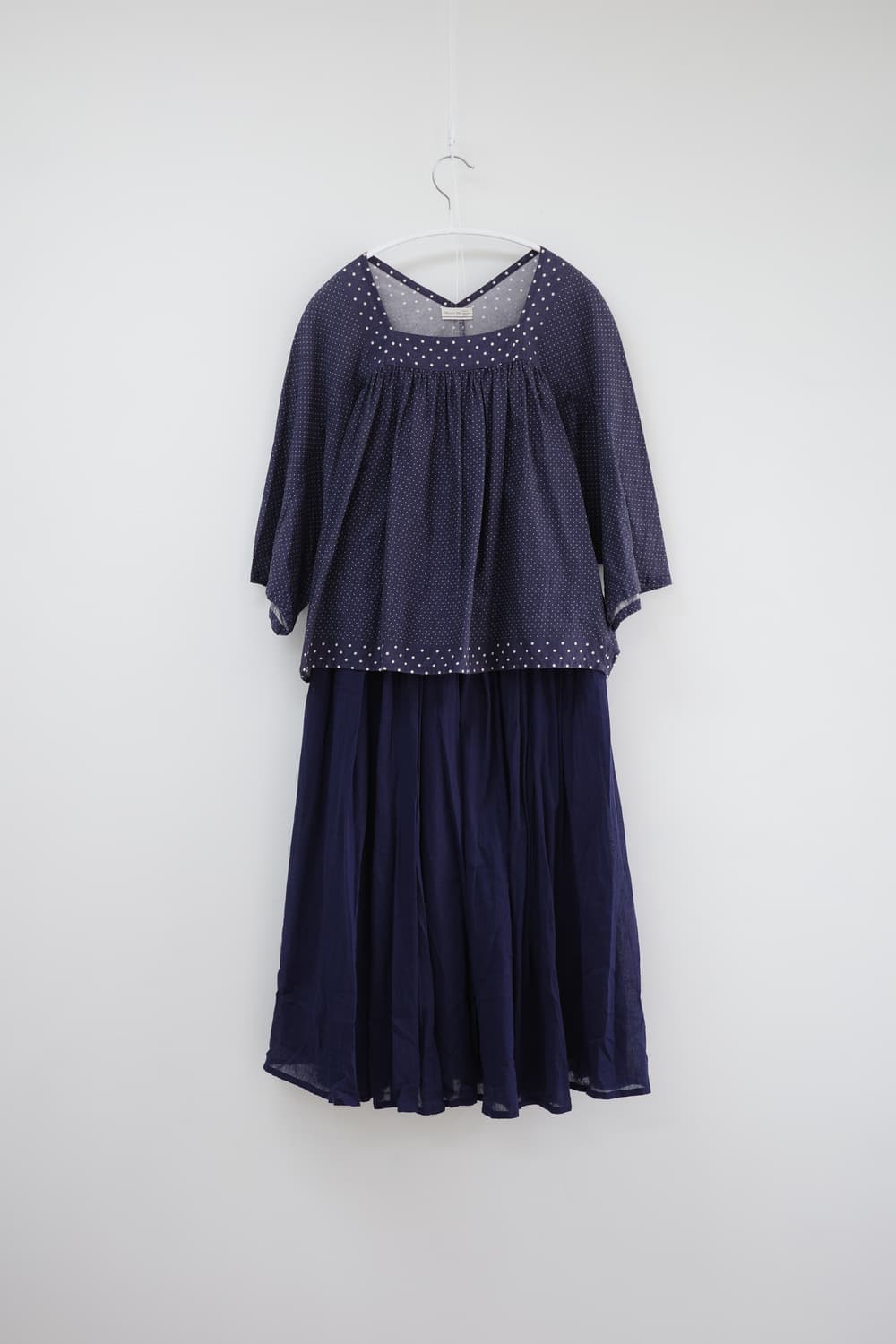 Mayme navy dot square blouse 상품이미지3