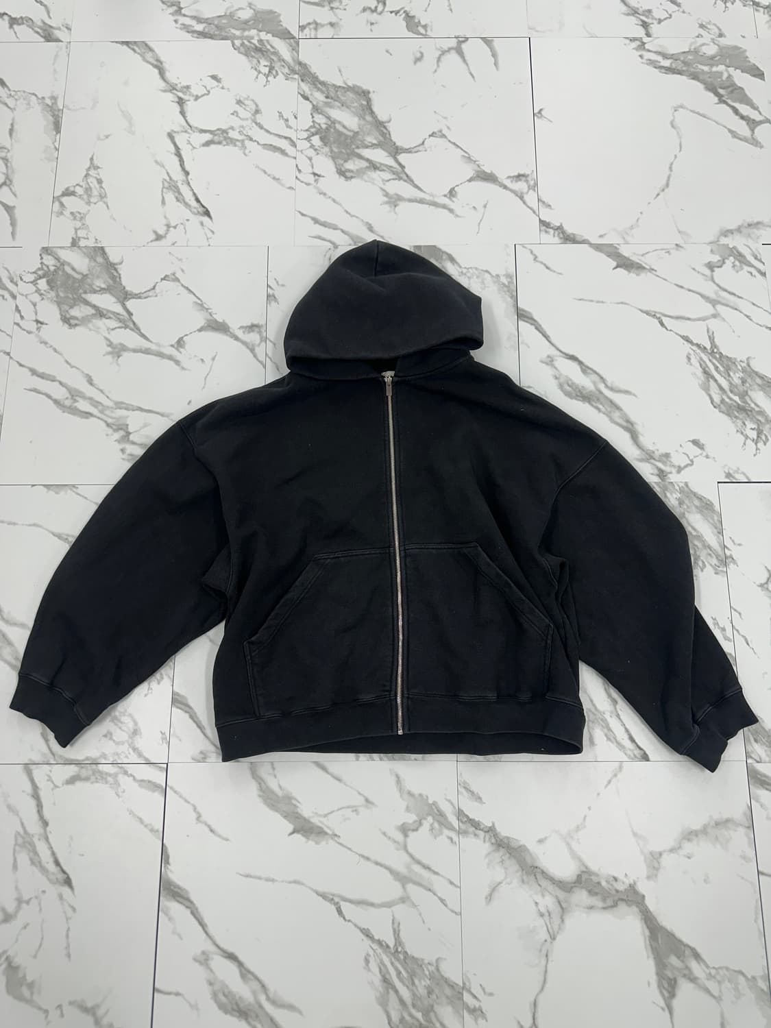 파사드패턴 피그먼트 블랙 후드집업 상품이미지1