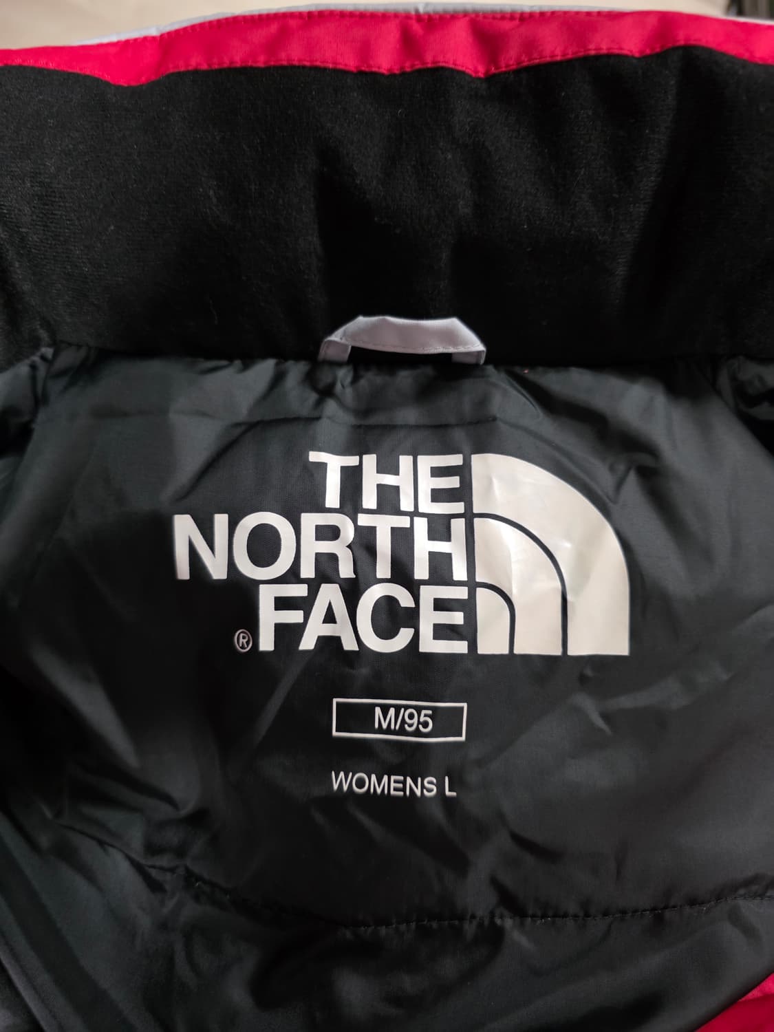 노스페이스 2018평창 동계올림픽 
한정판 스키점퍼.  싸이즈95~100 상품이미지8