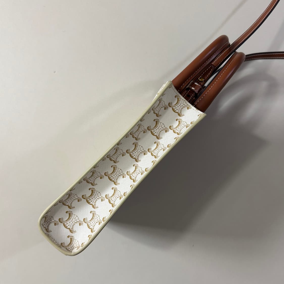 [백화점판/당일출고]셀린느 트리오페 미니 카바스백 / 크로스백 상품이미지4