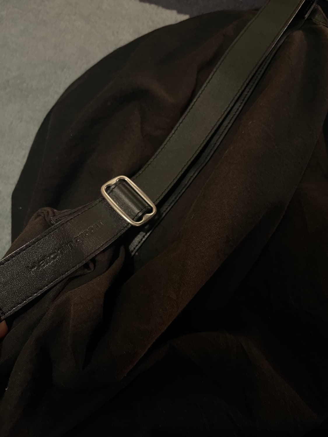 [os] 해칭룸 벨트백 블랙 상품이미지5