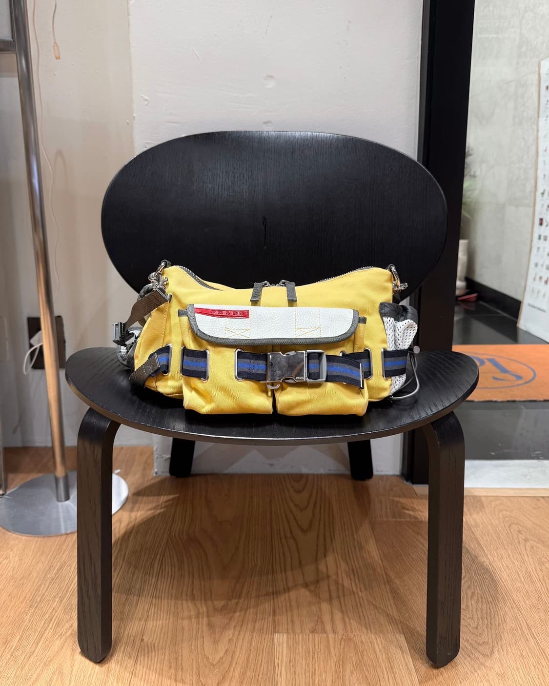 프라다 2000s 옐로우 테크니컬 버클 크로스백  상품이미지1