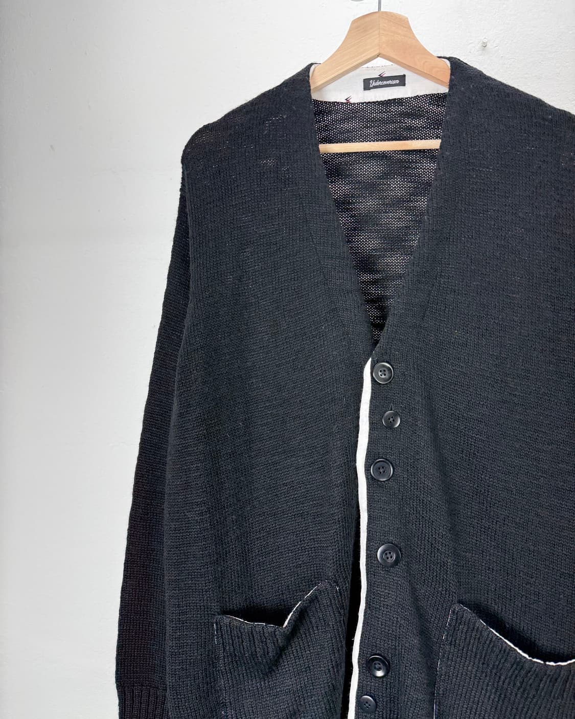 언더커버 리즘 블랙 돌 포켓 니트 가디건 상품이미지2