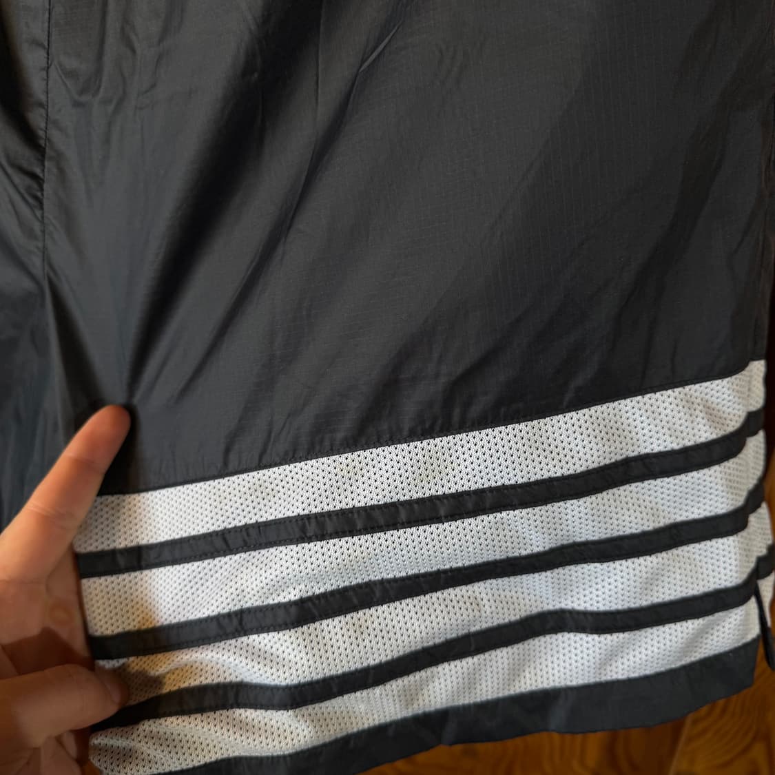 톰브라운 4선 반바지 판매 합니다. 상품이미지3