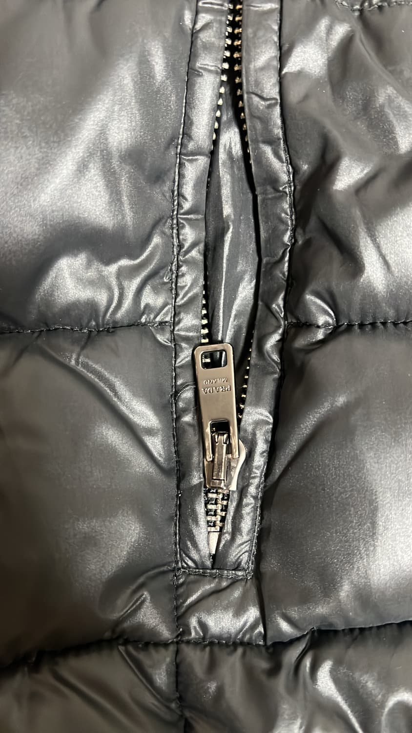 프라다 프리미엄 다운 라이트 경량패딩 48 상품이미지7