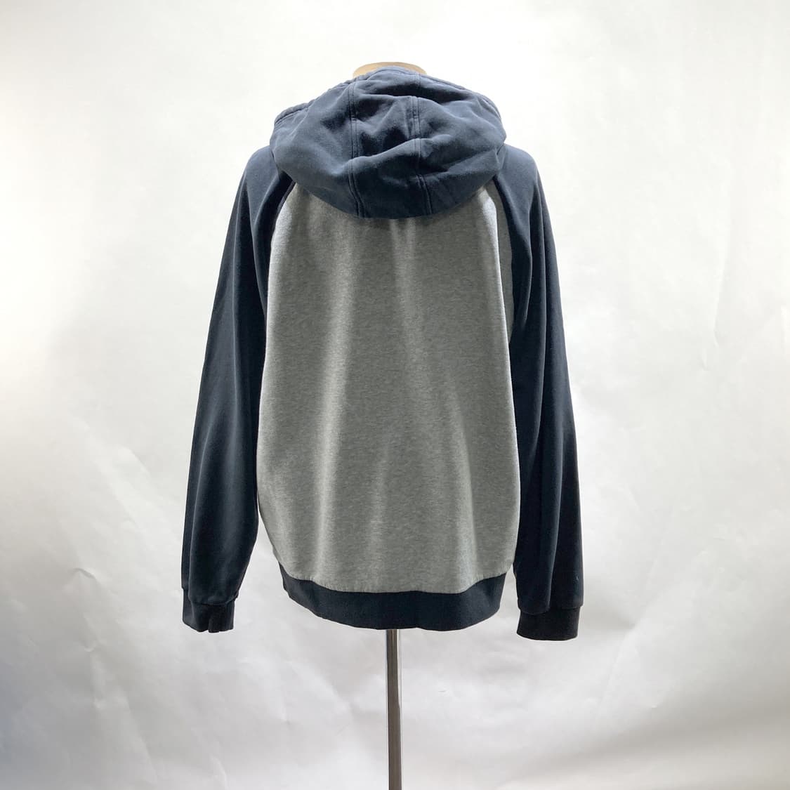 언더아머 남성후드티셔츠 블랙그레이 XL 상품이미지3