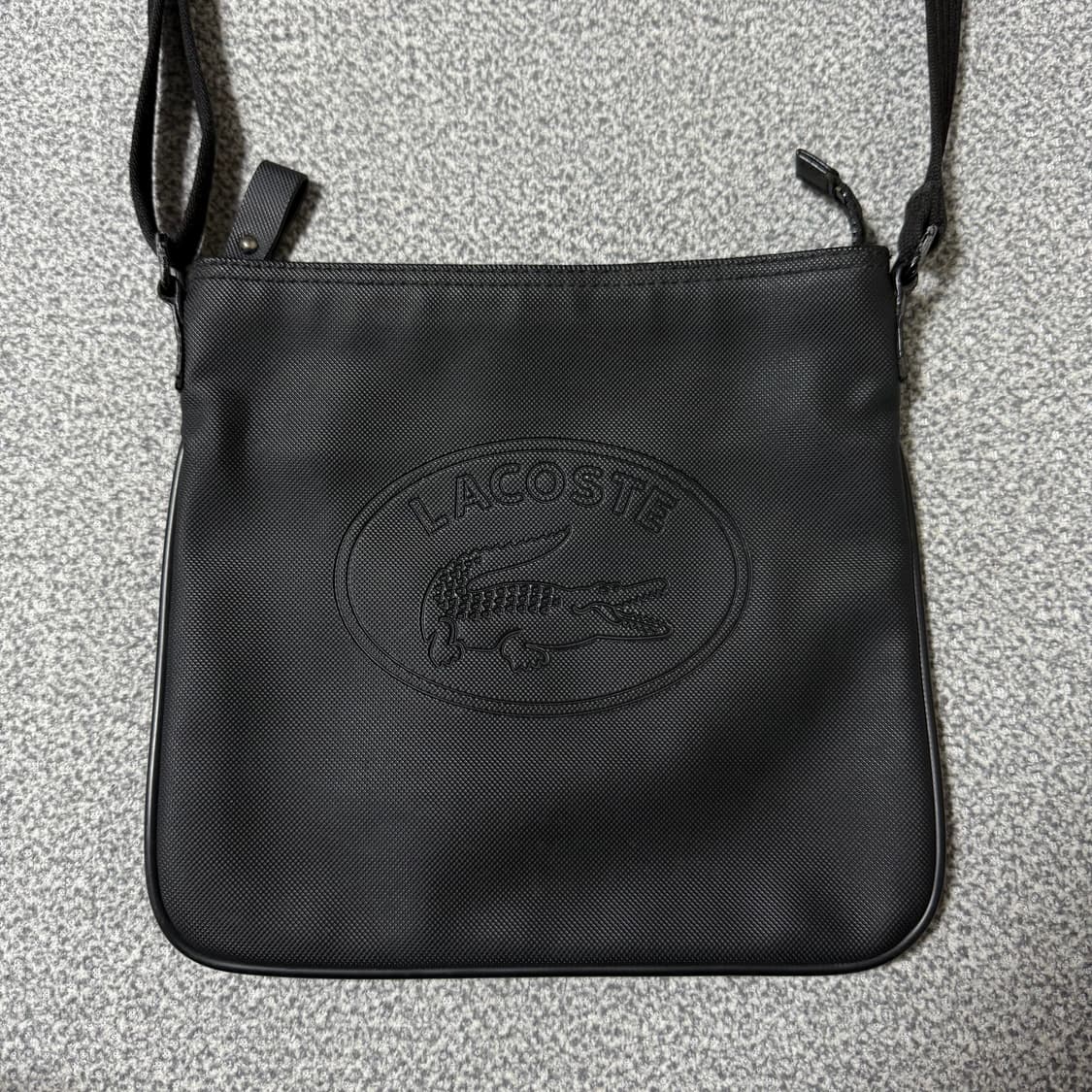 라코스테 크로스백 상품이미지1