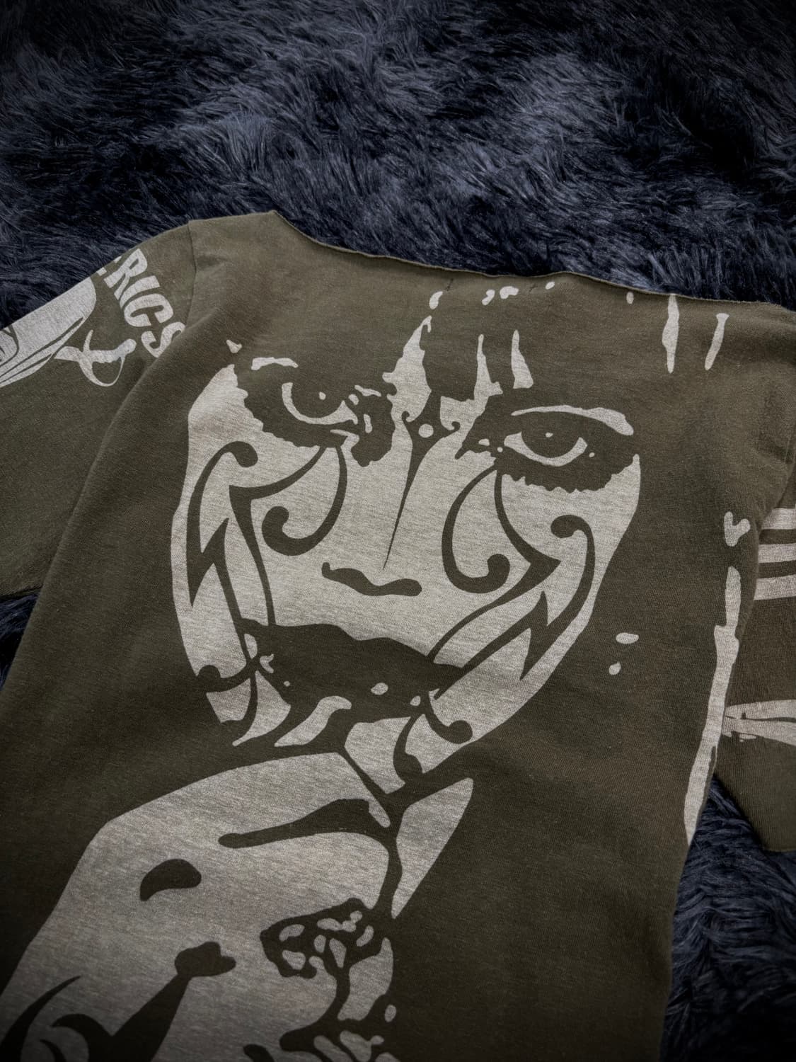 Hysteric glamour 90’s 카키 트라이벌페이스 반팔 티셔츠 상품이미지5