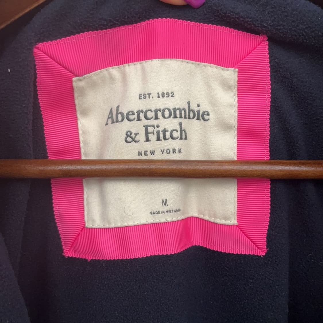 아베크롬비 빈티지 베이직 슬림 숏 패딩 M C06623 상품이미지5