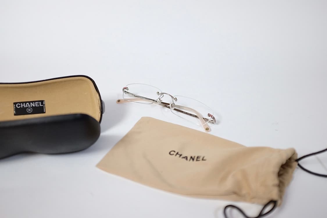 CHANEL 샤넬 빈티지 무테 실버 핑크 안경 상품이미지3