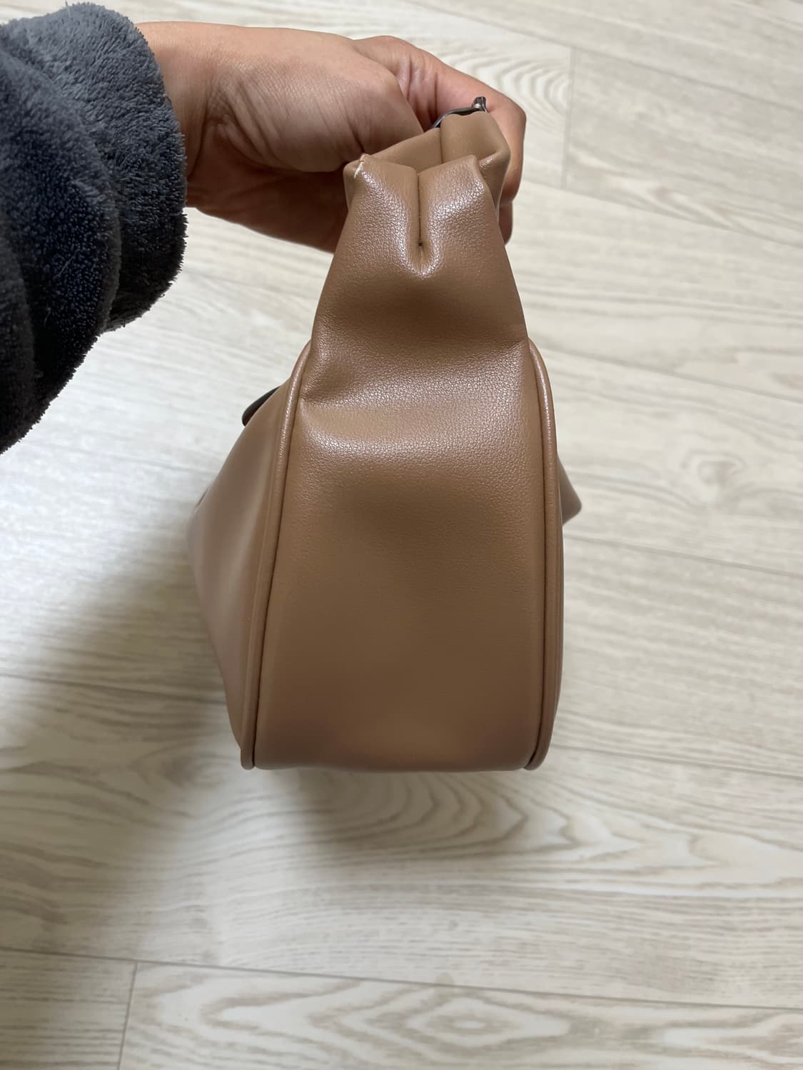 분크 하프문 코코넛백 카멜 상품이미지6