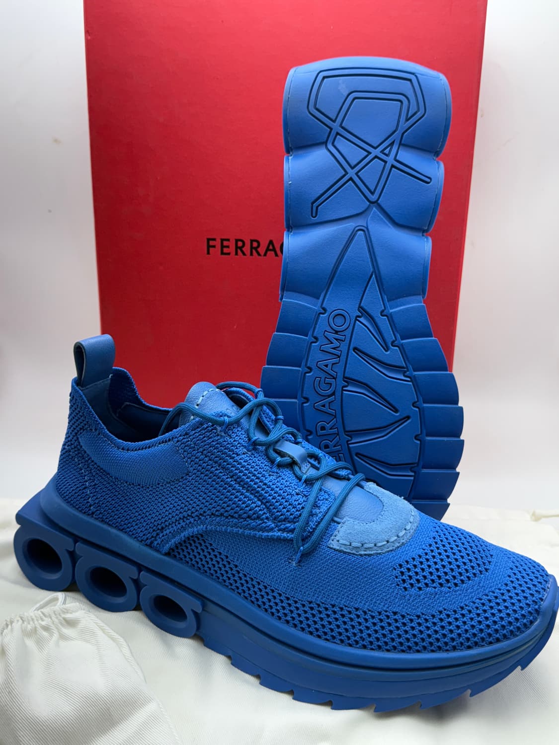 정품)페라가모스니커즈270 상품이미지1