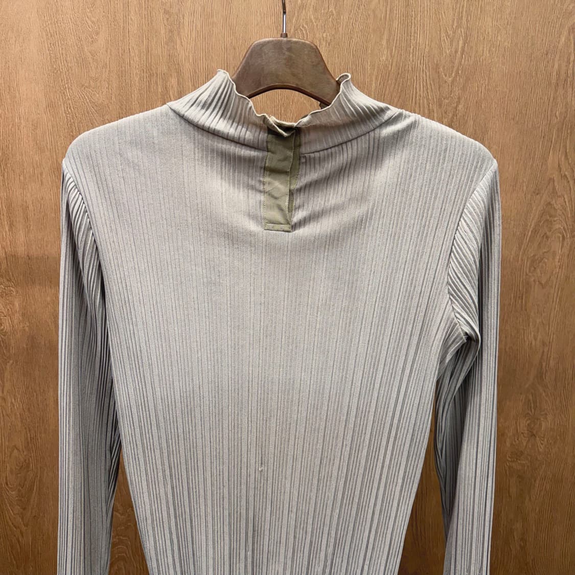빈티지 골지 하이넥 긴팔 니트 웨이브 마감 디테일 라이트 그레이 상품이미지4