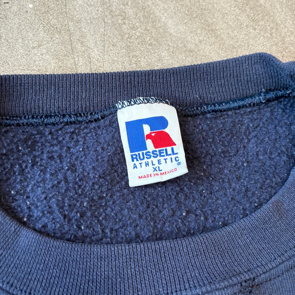 90s 90년대 페이딩 멕시코 생산 러셀 블랭크 네이비 스웻셔츠 상품이미지6