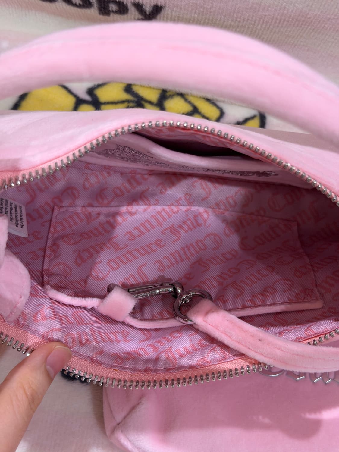 [신상✨프리뷰세일] 쥬시꾸뛰르 벨벳 핑크 숄더백/크로스백 상품이미지3