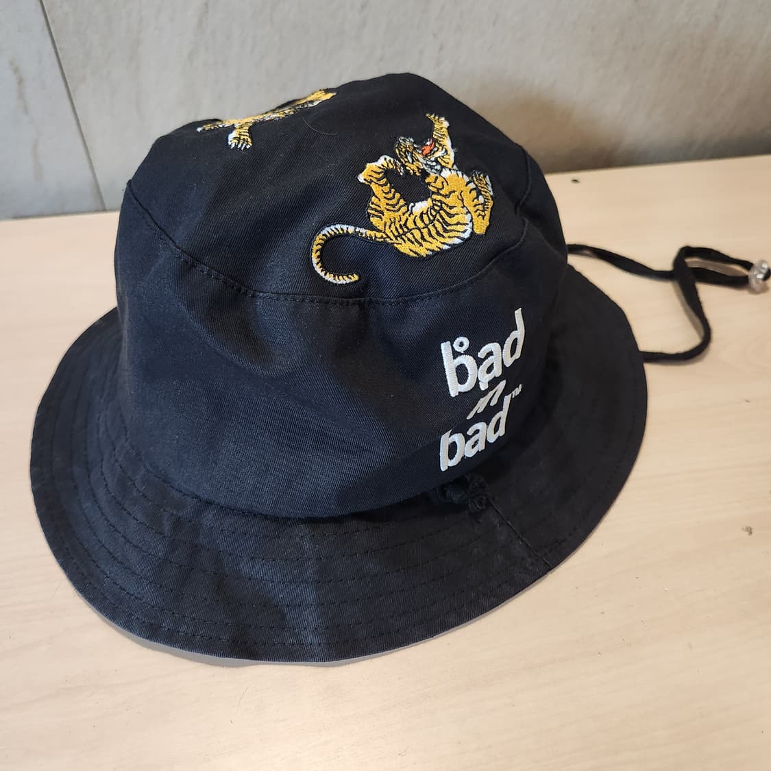 BAD IN BAD 🐯 타이거 자수 버킷햇 블랙 — 스트릿 감성 끝판왕 상품이미지7