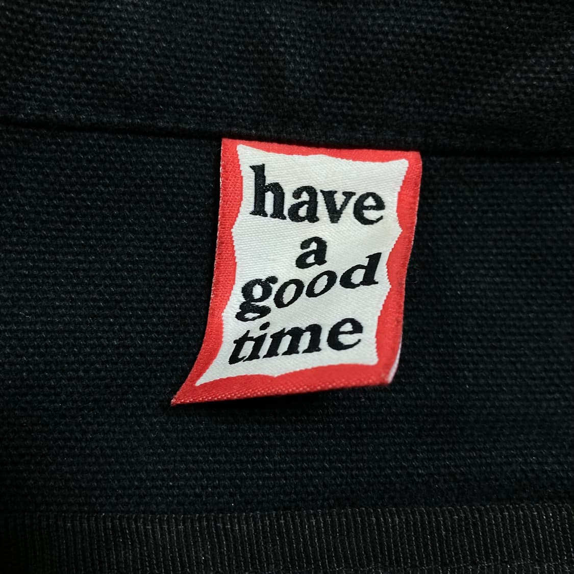 해브어굿타임 빅로고 블랙 토트백 상품이미지3