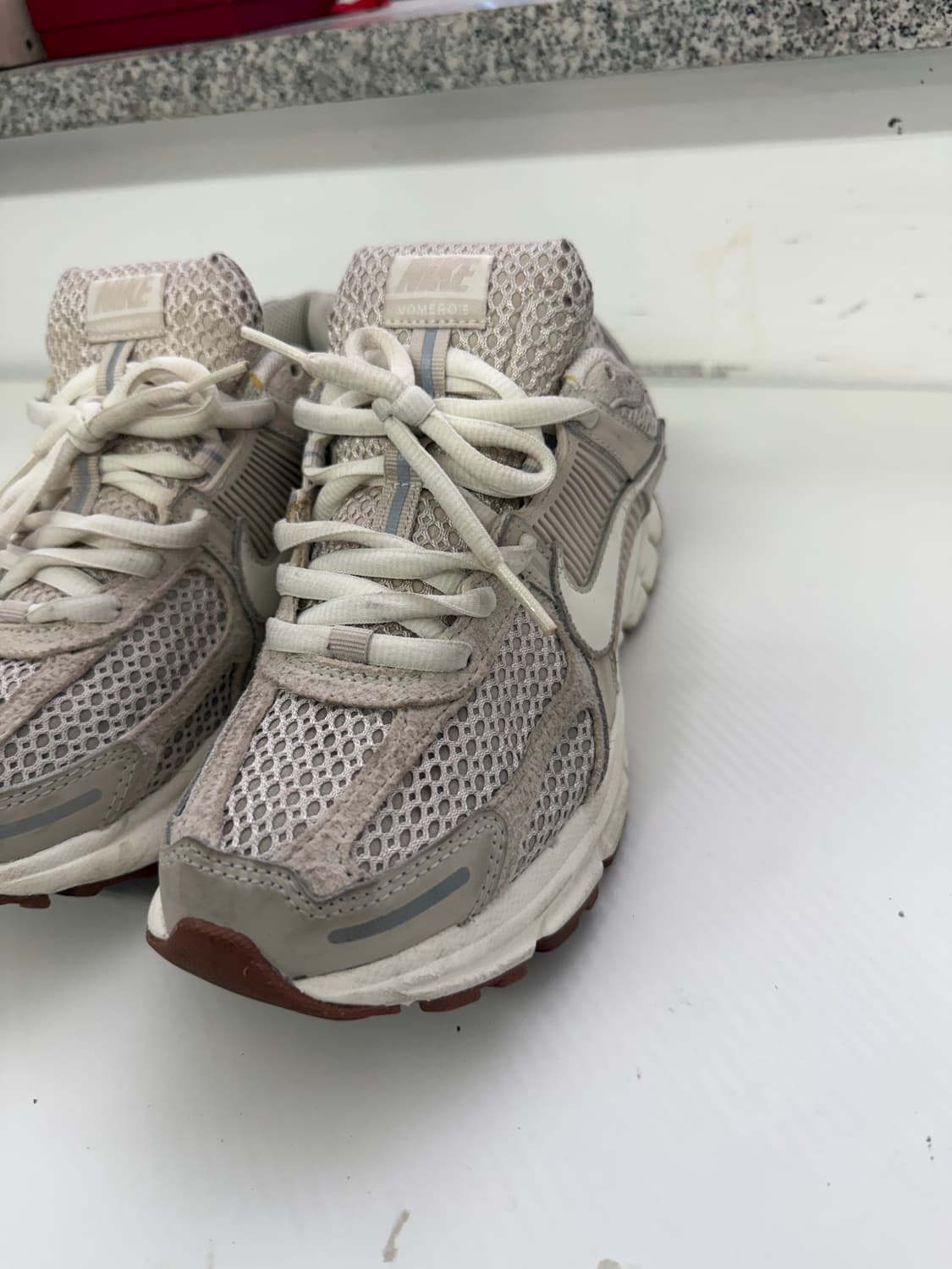 정품) 나이키 줌 보메로5 운동화 255 상품이미지2