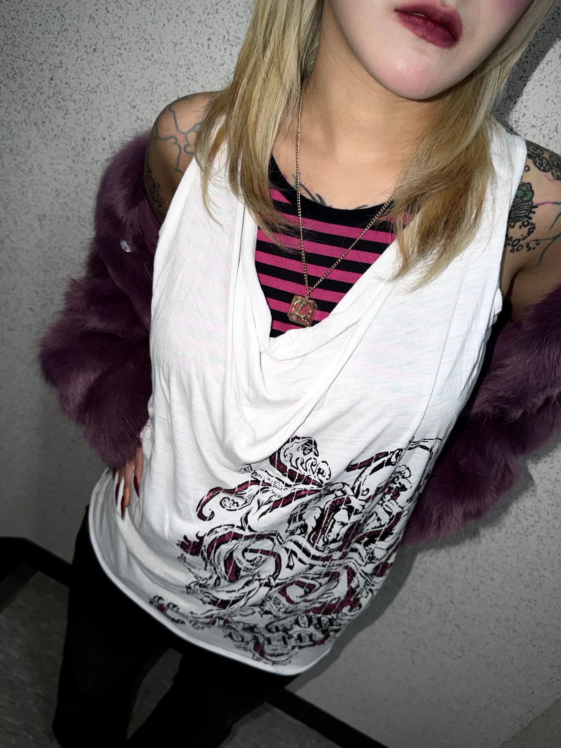 AlgonQuins 프린팅 슬리브리스 나시탑 상품이미지1