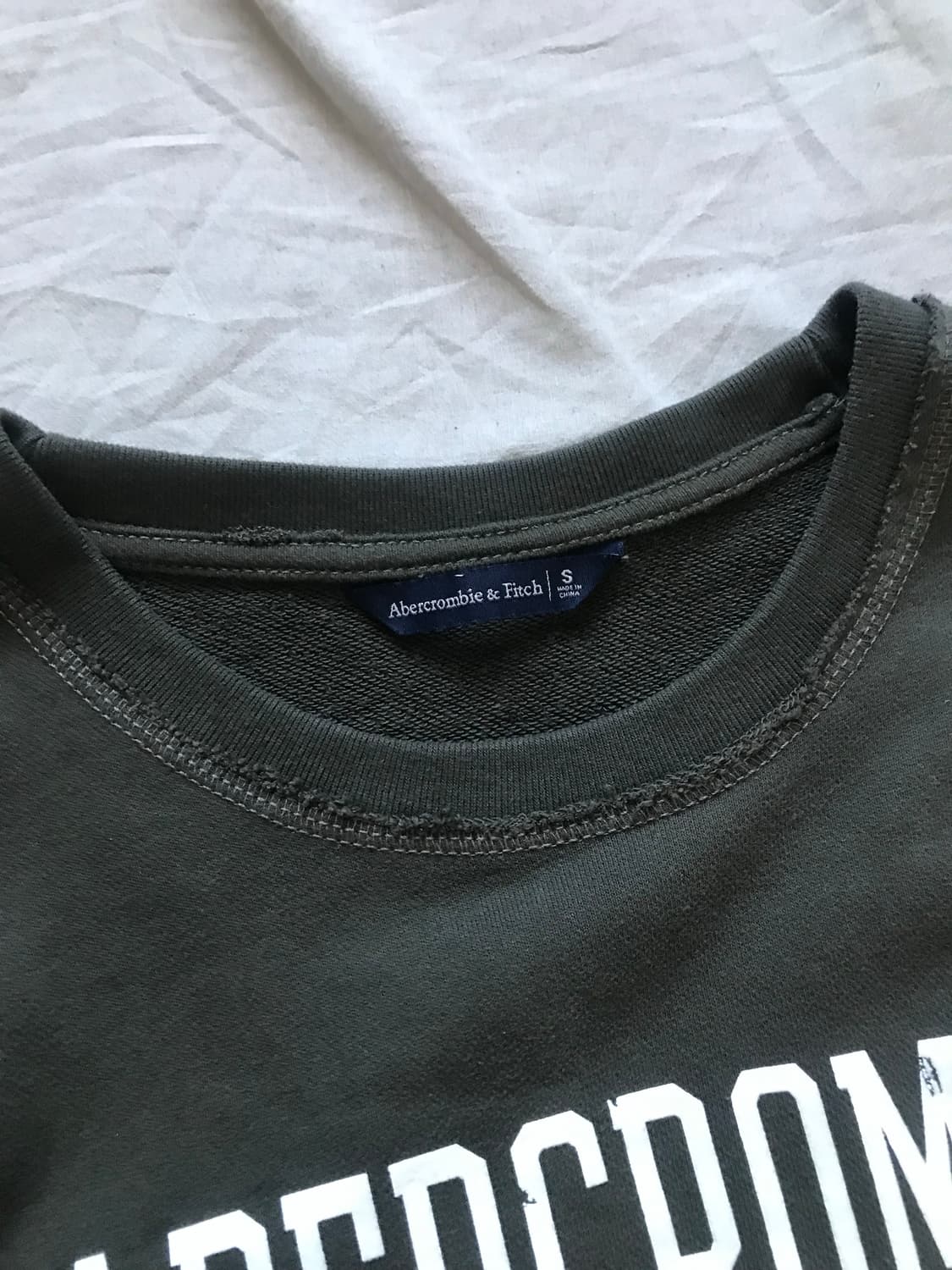 아베크롬비 중앙 프린팅 카키 롱 슬리브티 상품이미지7