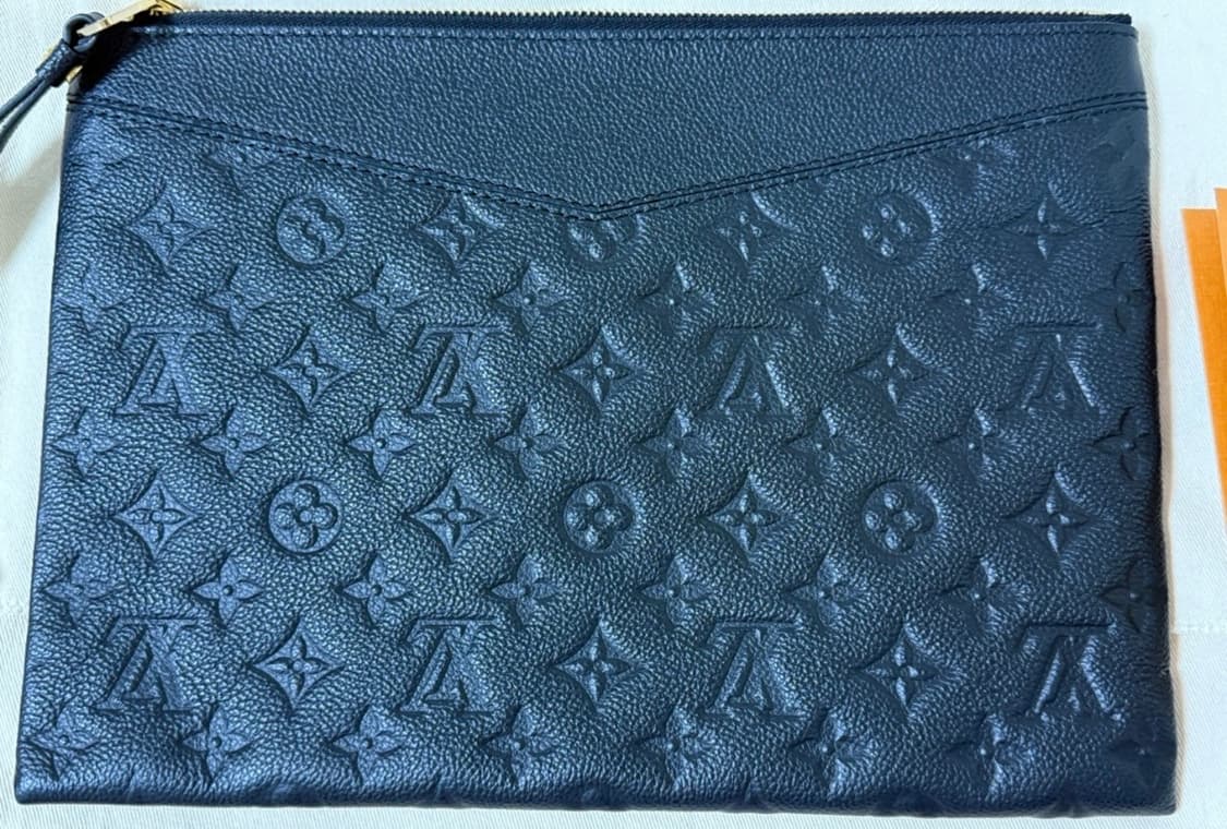루이비통 데일리 파우치 백 상품이미지4