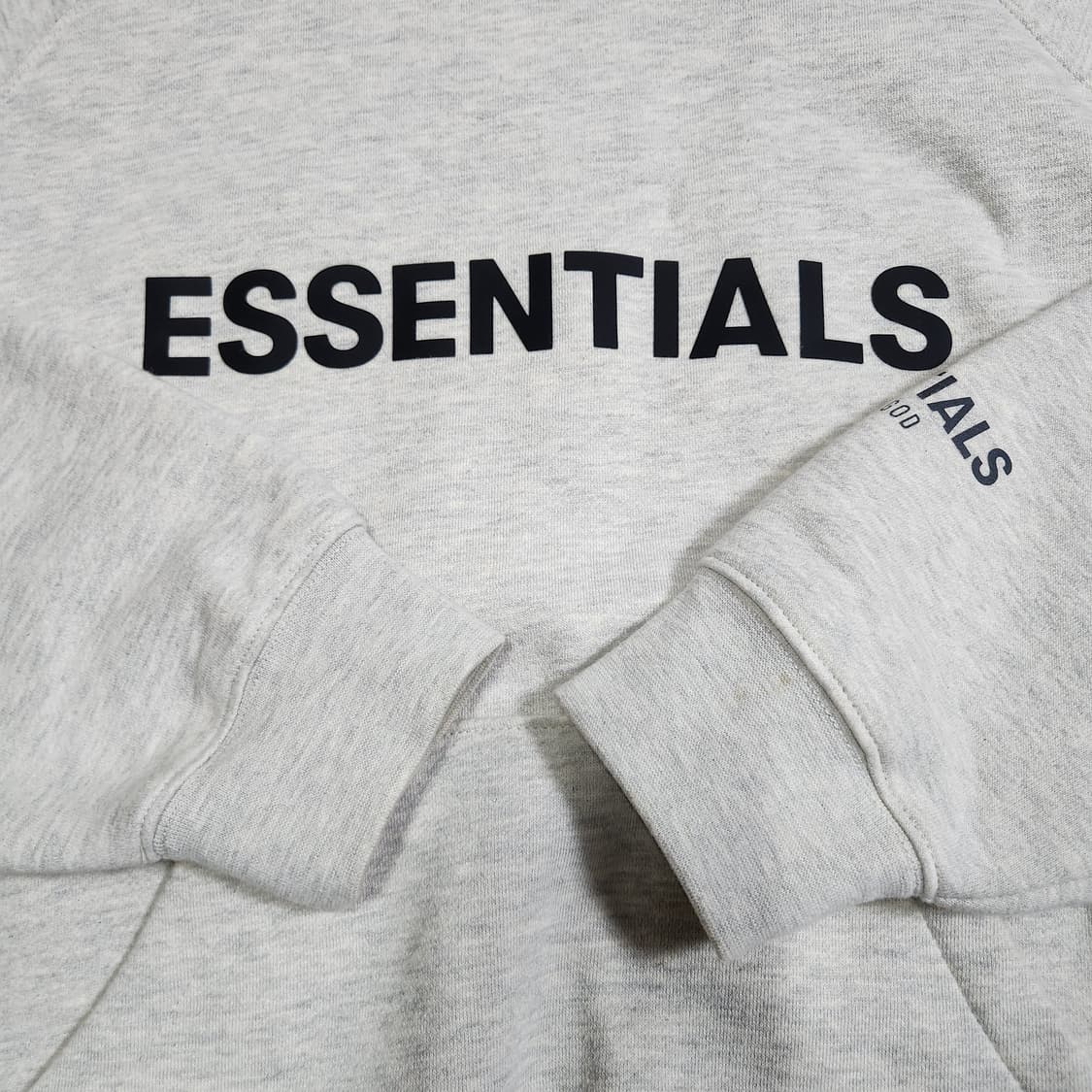 피어오브갓 에센셜 3D 실리콘 앞로고 아플리케 풀오버 후드 오트밀 상품이미지3