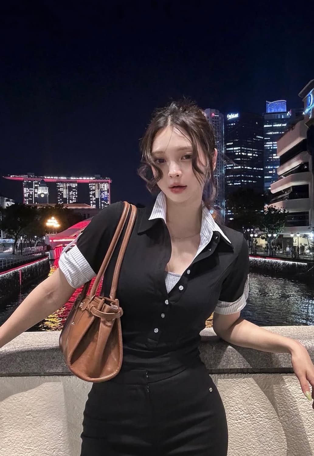 페일제이드 브라운 가방 미윳 프리따 착용 상품이미지2