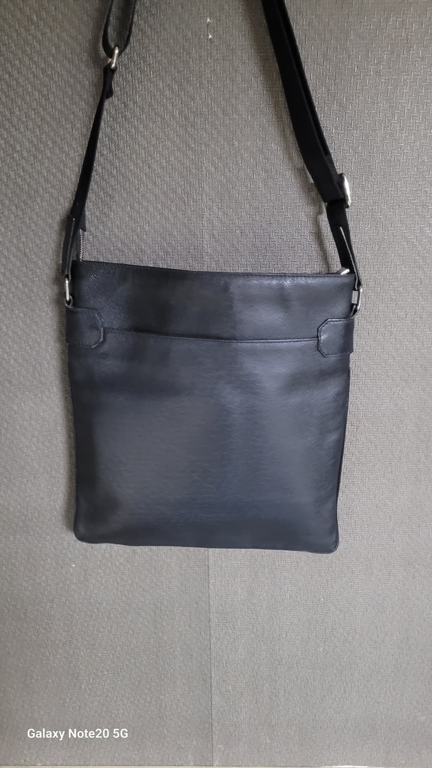 루이비통 타이거 샤샤  크로스백 상품이미지3