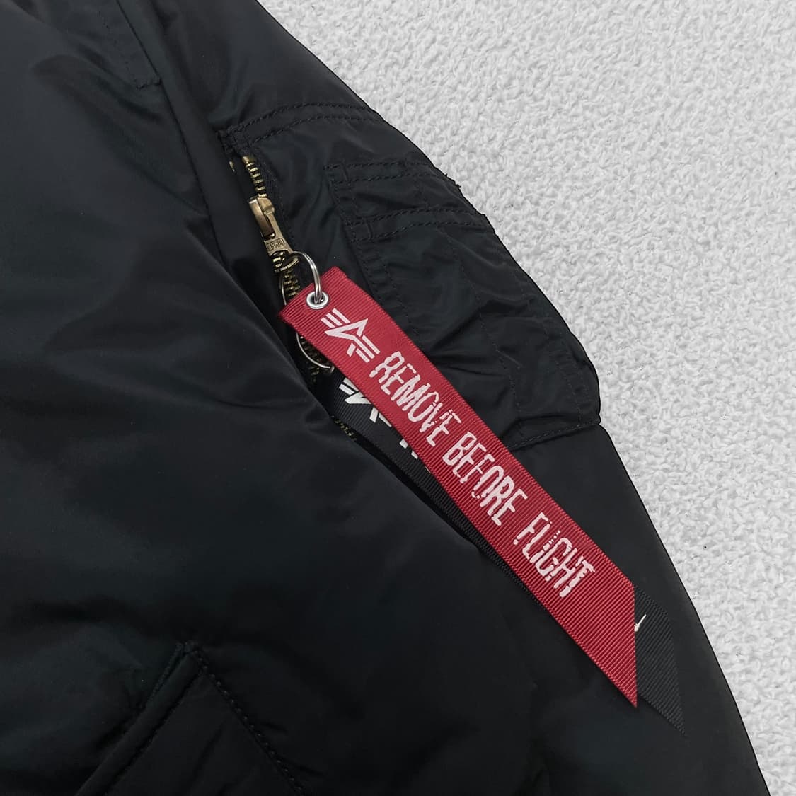 알파인더스트리 ma-1 플라이트 봄버 자켓 블랙 상품이미지3