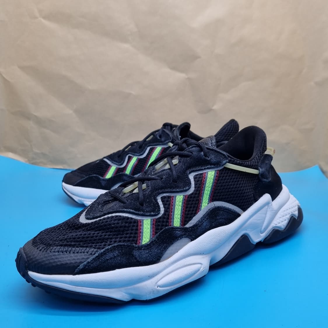 아디다스 오즈위고 블랙형광 운동화255. 상품이미지1