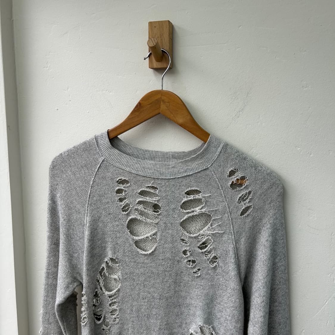 16151 - R13 알써틴 디스트레스드 스웻셔츠 상품이미지1