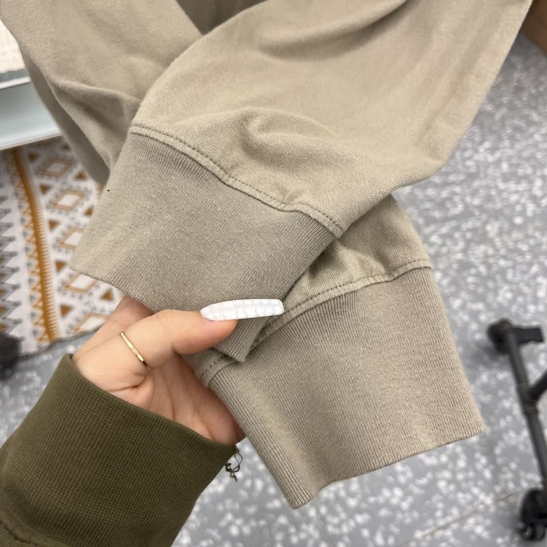 피어 오브 갓 에센셜 캐주얼 빅로고 오버핏 롱슬리브 S C10748 상품이미지7