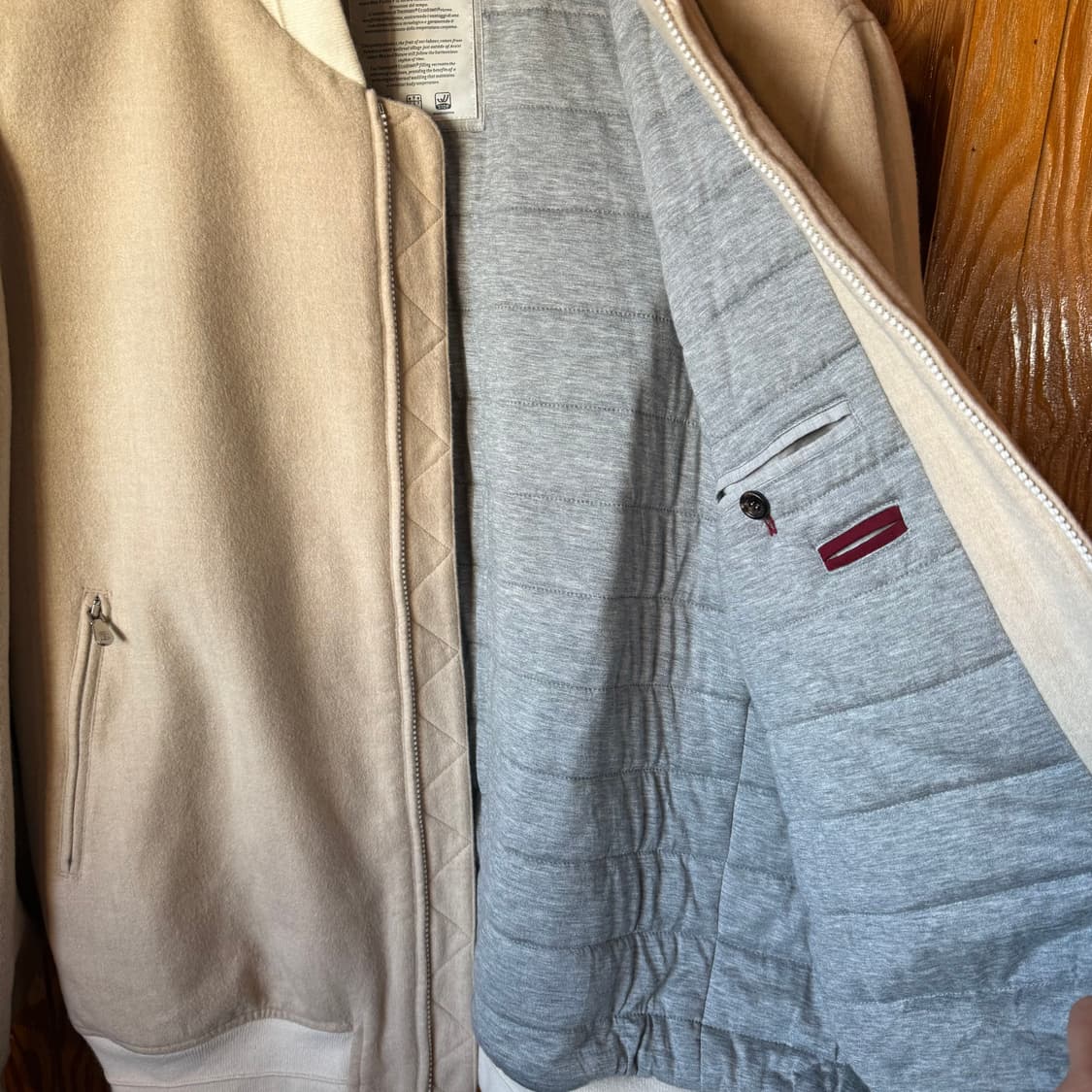 브루넬로 쿠치넬리 23 F/w 캐시미어 봄버 자켓 판매 합니다. 상품이미지10