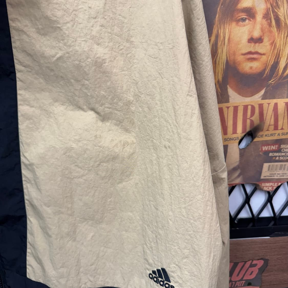 아디다스 워드 우븐 자켓 후면 프린팅 포인트 블랙 베이지 상품이미지8