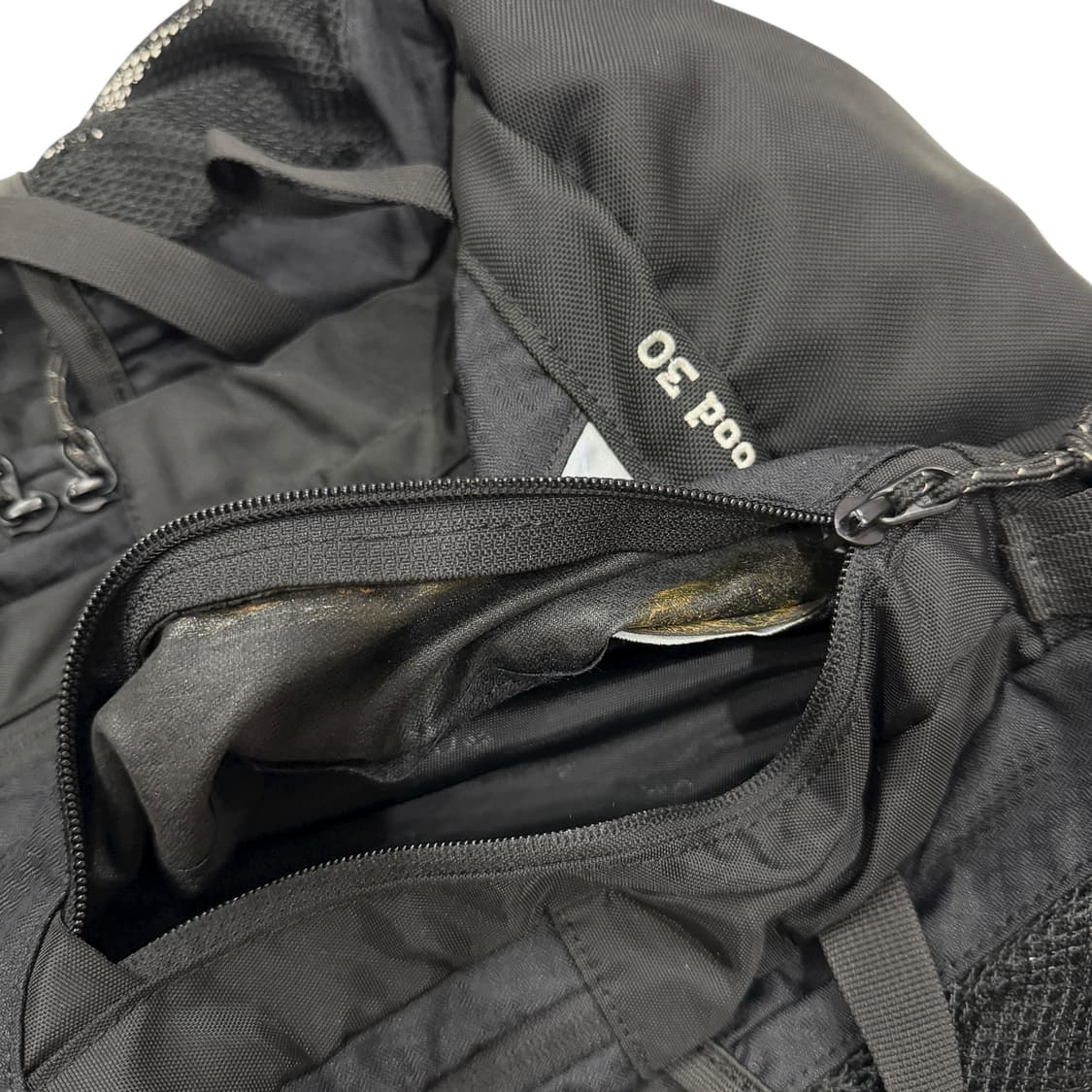 컬럼비아 빈티지 고프코어 레드우드 배낭 백팩 가방 블랙 30L 상품이미지10